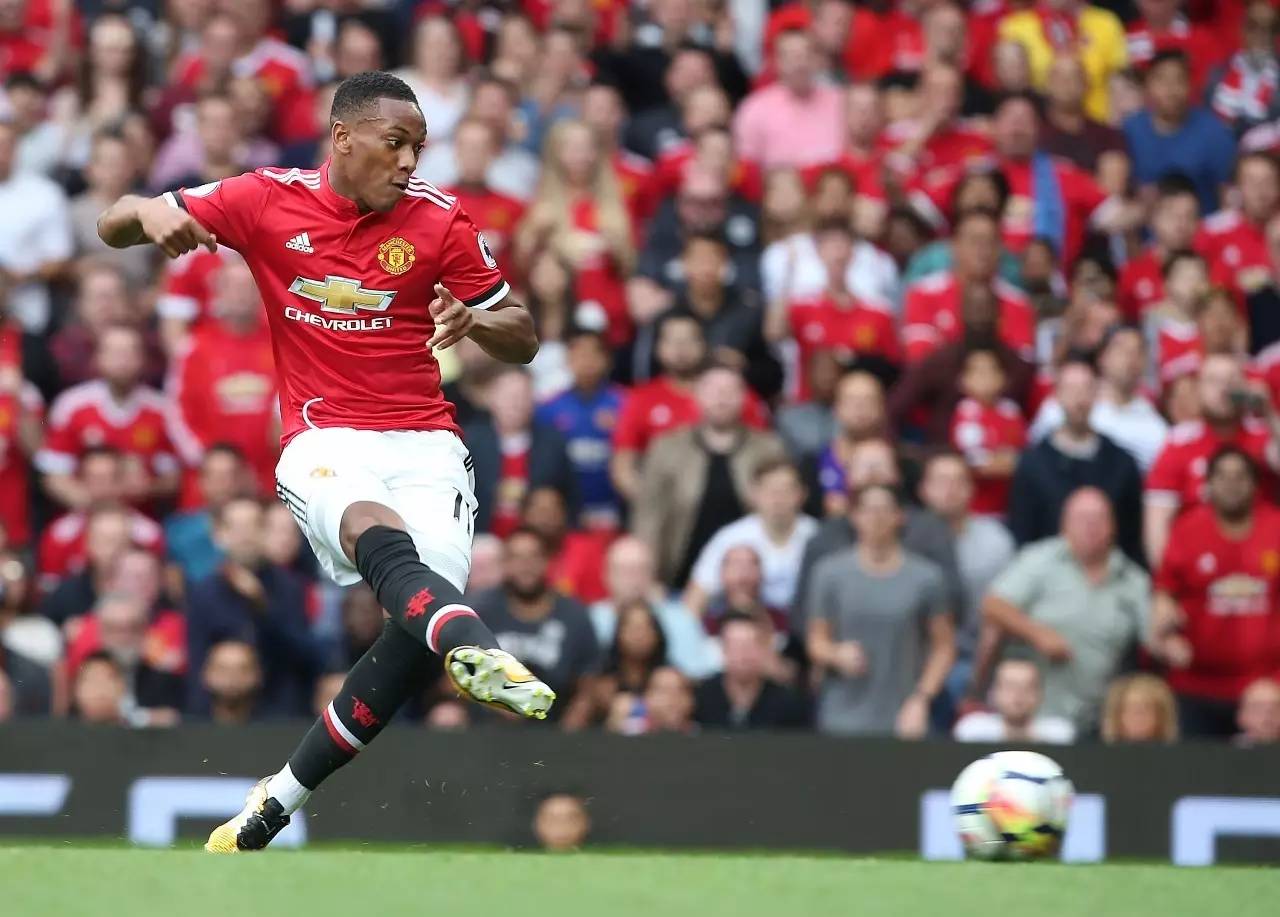 欧篮联倒计时；费耶诺德清晨官宣签约；细节引发关注；悬念犹存；训练强度明显提升的简单介绍