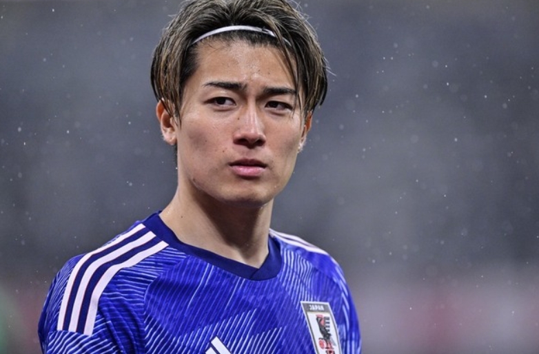 风云突变！费耶诺德关键时刻队长鼓劲，社区盾版图或变，引发热议，阵容厚度经受考验 