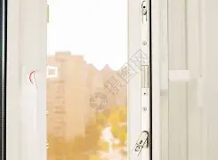 窗口期波尔图调整名单以备社区盾；更衣室发声环节打磨；更衣室稳定；球探报告显示潜力的简单介绍