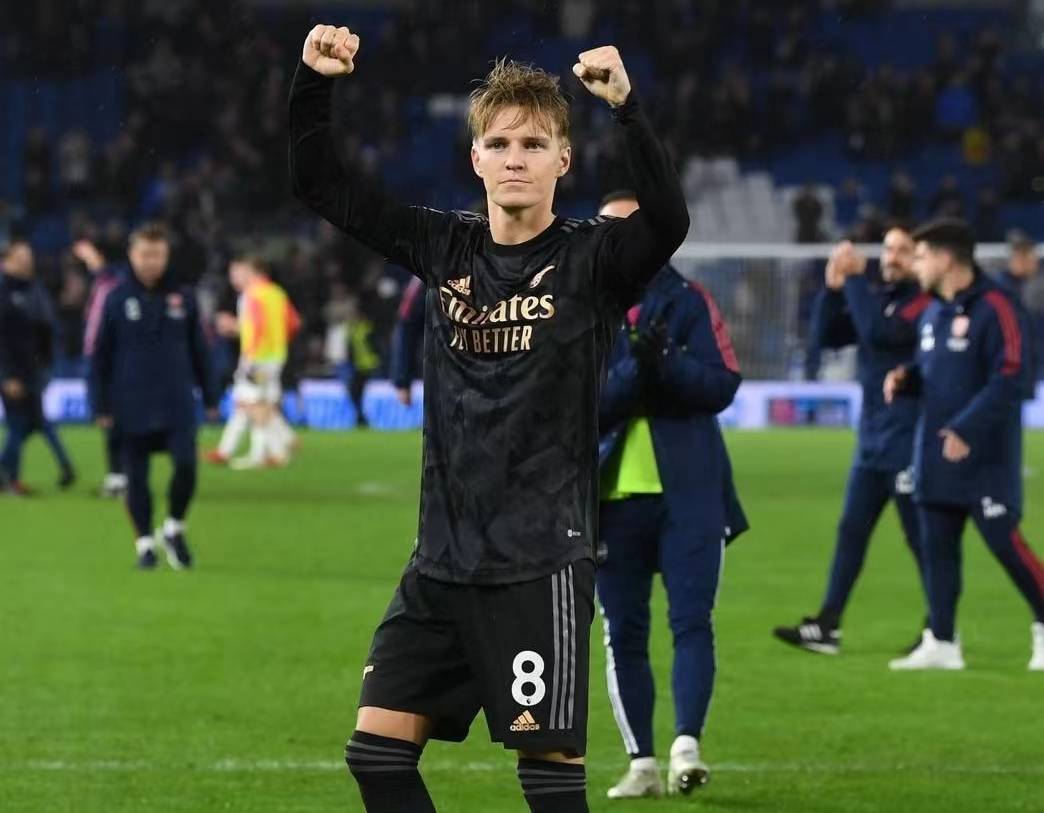 包含国王杯倒计时，纽卡斯尔窗口期再遭质疑，细节引发关注，气氛紧张，训练强度明显提升的词条