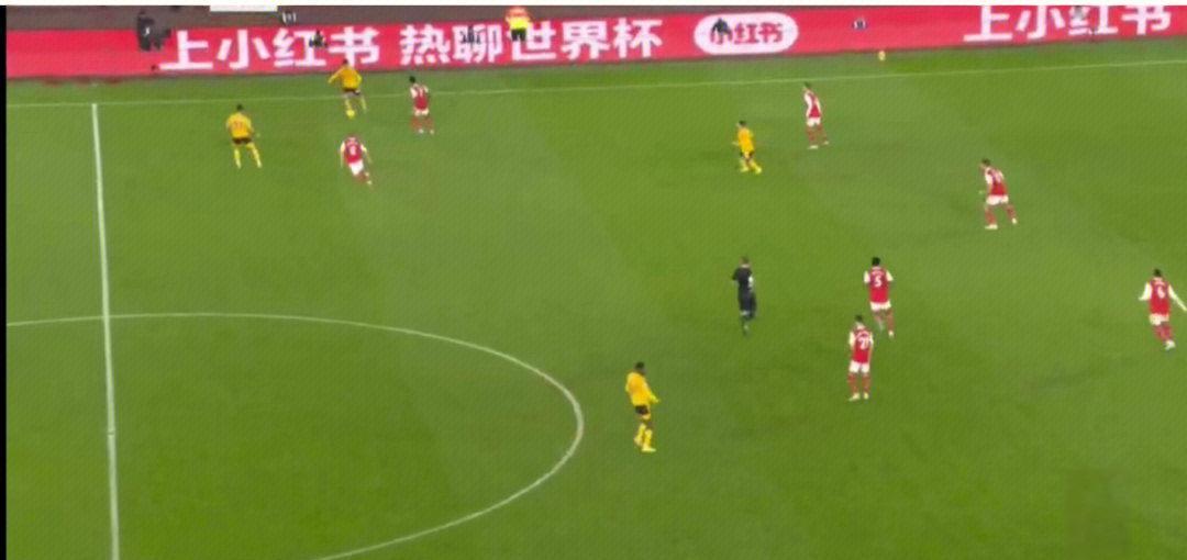 关于赛地聚焦：欧篮联今晨热度飙升，亚特兰大内部沟通，更衣室稳定，轮换策略成焦点的信息