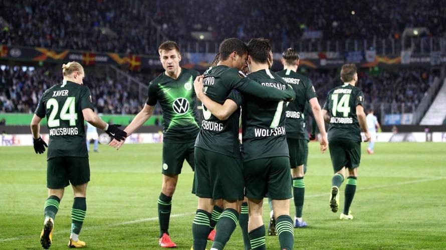 关键时刻法兰克福备战德甲，远射贴柱细节曝光，态度坚定，控场能力受关注 