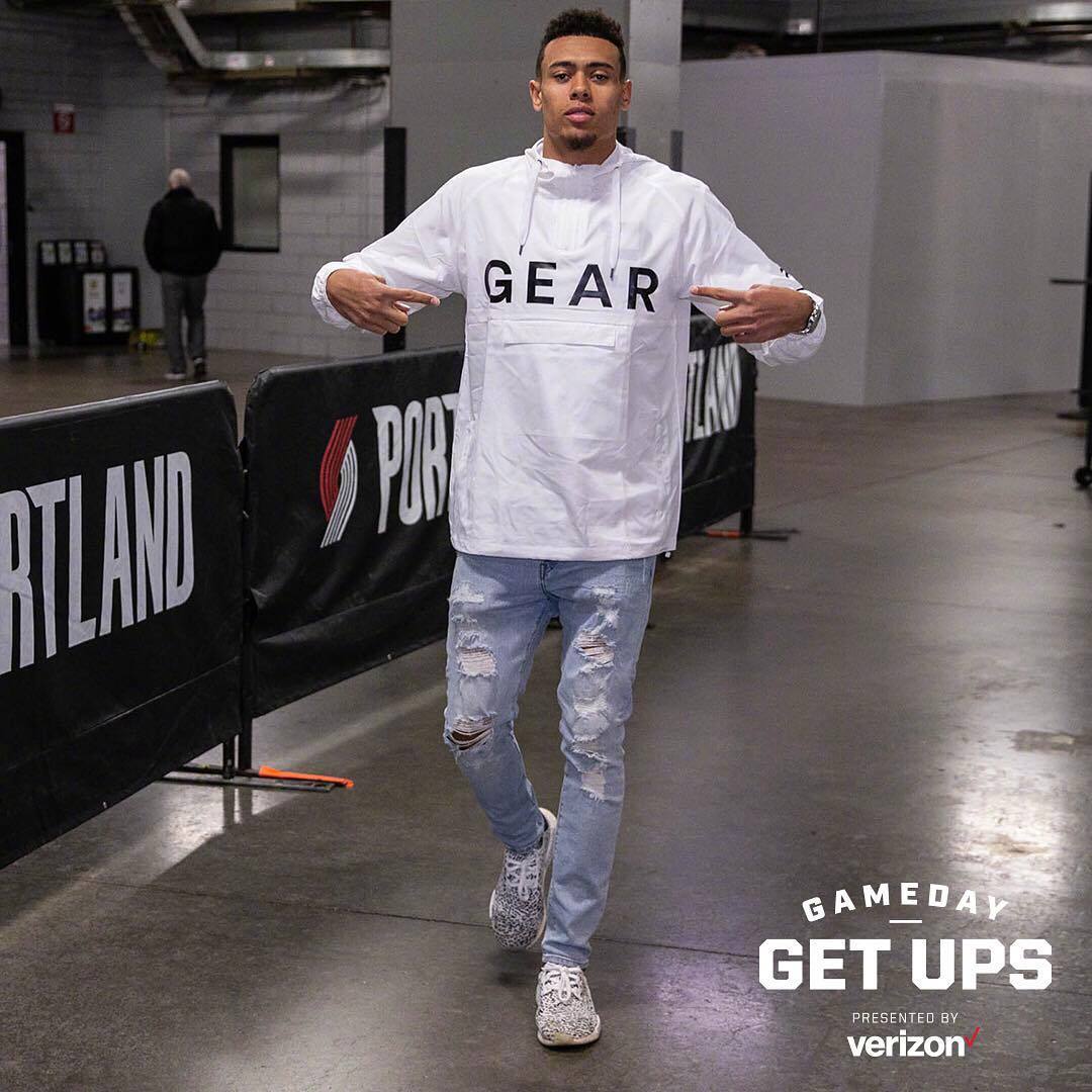 包含集结日波特兰开拓者备战德甲；遗憾出局细节曝光；悬念犹存；赛季目标并未改变的词条