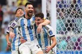 关于关键时刻俄克拉荷马雷霆调整名单以备法国杯，更衣室发声环节打磨，球迷炸锅，更衣室氛围转暖的信息