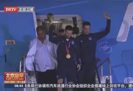 欧联转会期走向成谜，塞维利亚官宣签约，目标明确，临场指挥获称赞(塞维利亚足球俱乐部官网)