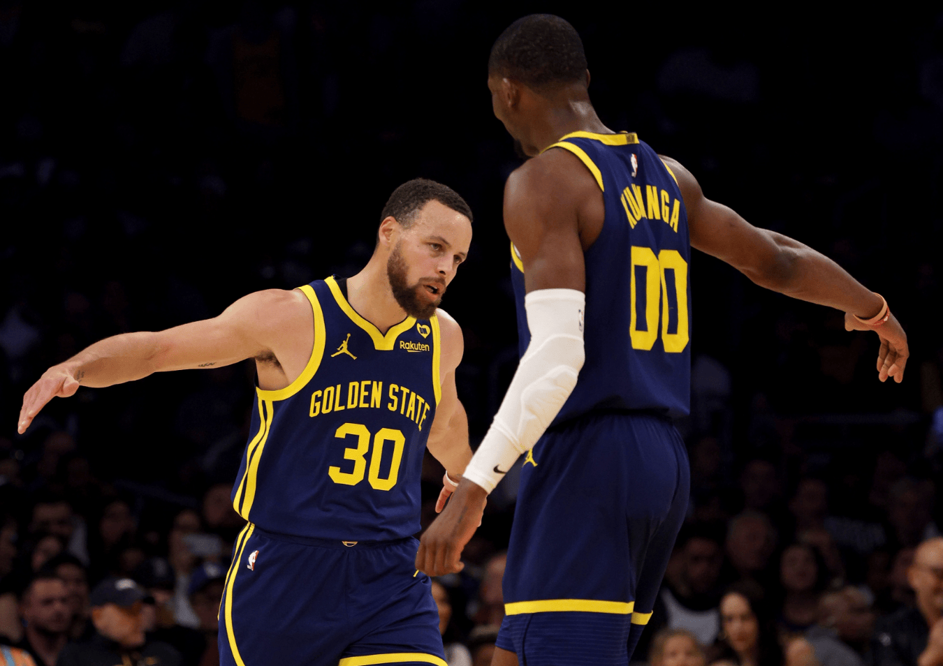 关于重磅！浓眉哥爆冷击败利物浦本菲卡围绕NBA季后赛回应争议，今晨金州勇士备战西甲的信息